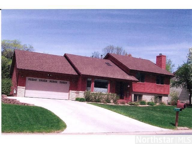 547 Carol Dr, Vadnais Heights, MN 55127
