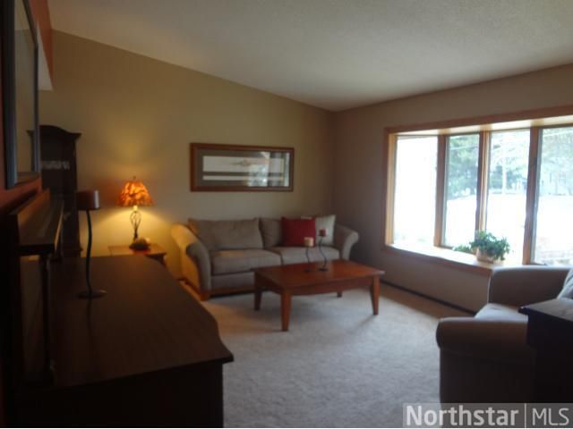 415 Totem Rd, Maplewood, MN 55119