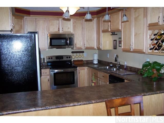 7593 13th St N, Oakdale, MN 55128