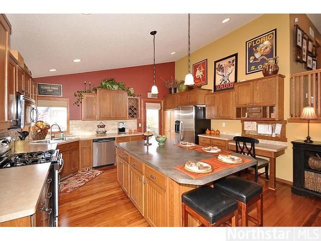9913 Butternut Ave N, Brooklyn Park, MN 55443