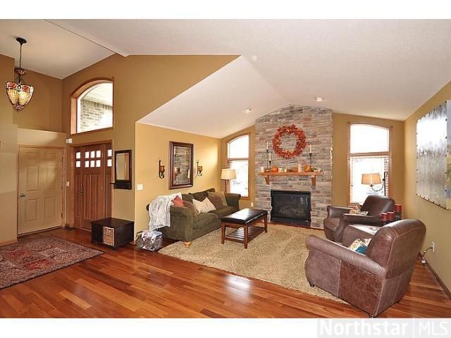 9913 Butternut Ave N, Brooklyn Park, MN 55443
