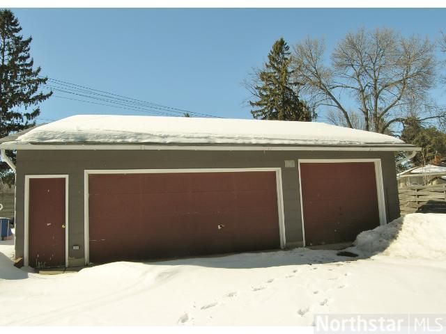 122 Suzanne Ct, Vadnais Heights, MN 55127
