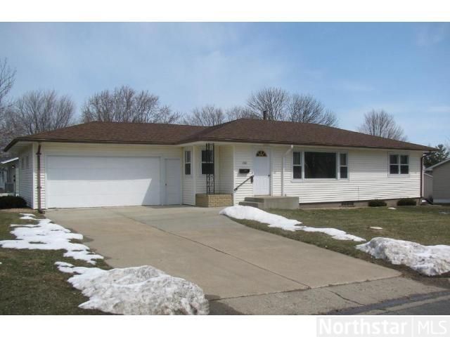 440 W 3rd St, Waconia, MN 55387