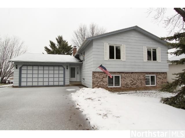 2590 Lake Shore Ave, Little Canada, MN 55117