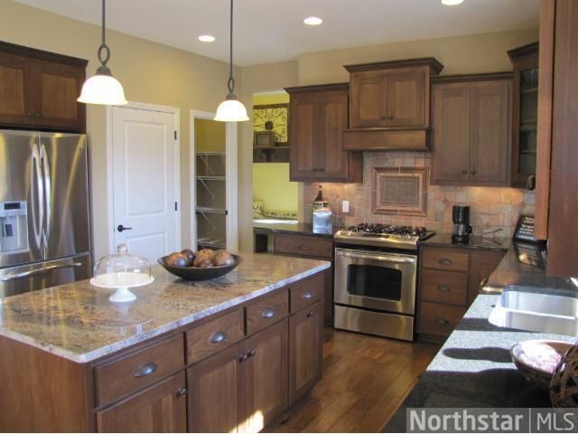 8900 Highview Ct, Victoria, MN 55386