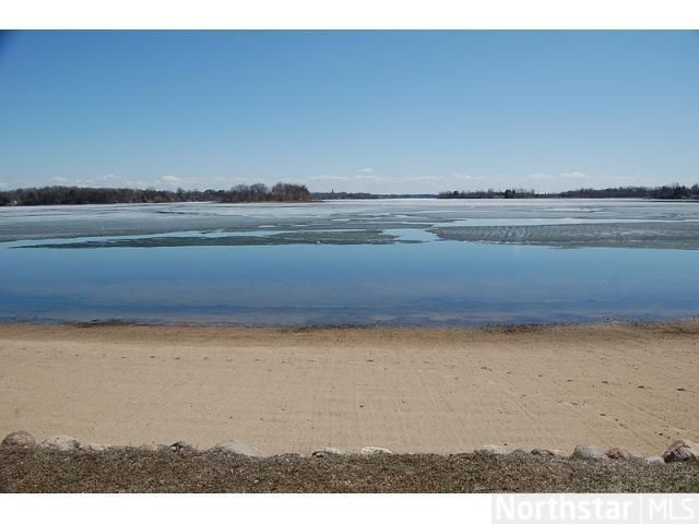 32237 Herberg Ct, Lindstrom, MN 55045
