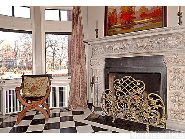340 Summit Ave, Saint Paul, MN 55102