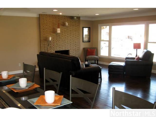1897 Albert St N, Roseville, MN 55113