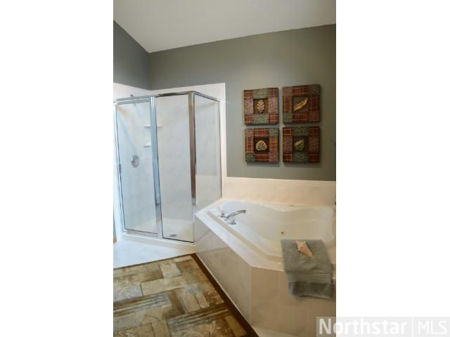 2483 Lone Eagle Trl, Woodbury, MN 55129