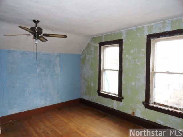 902 Bellows St, West Saint Paul, MN 55118