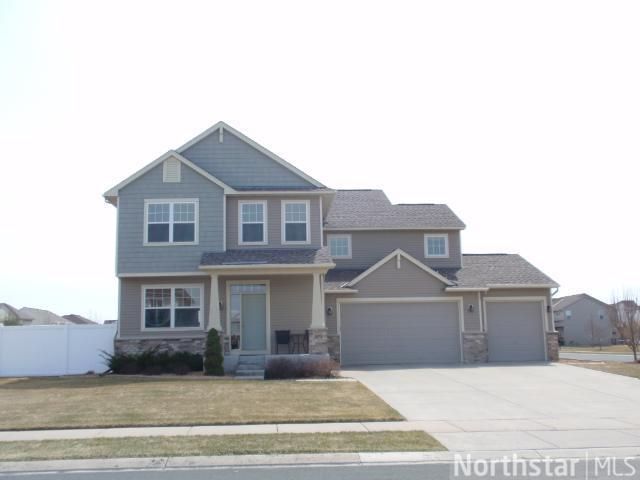 2070 Hackberry Ln, Shakopee, MN 55379