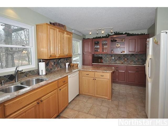 8127 Cardinal Ln, Waconia, MN 55387