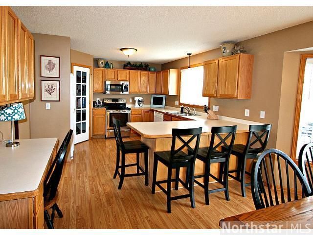 13895 Hill Place Dr, Rogers, MN 55374