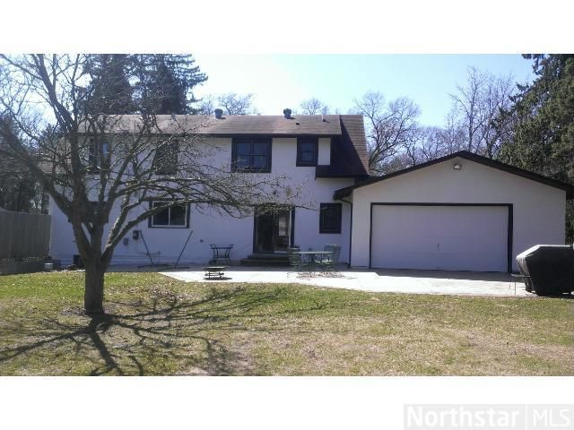 915 County Road B W, Roseville, MN 55113