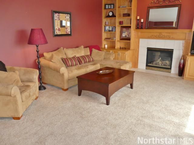 7873 Hill Ter, Woodbury, MN 55125