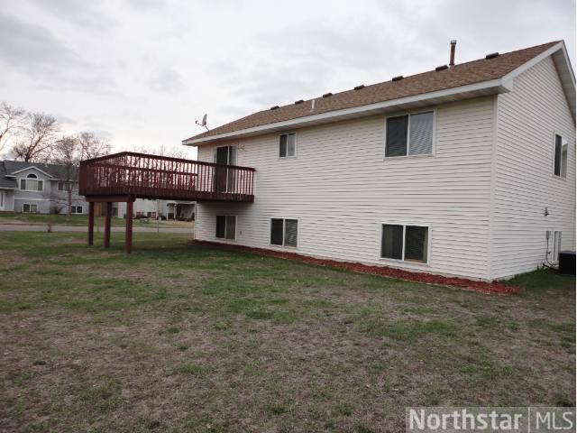 1117 Flintwood St, Isanti, MN 55040