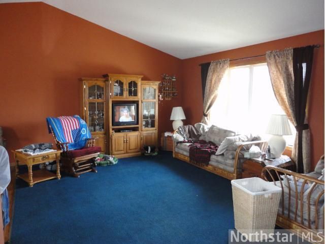 1117 Flintwood St, Isanti, MN 55040