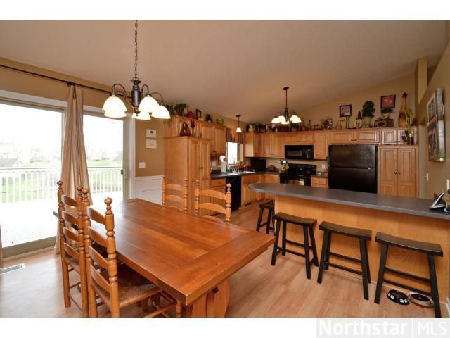 9456 Fallgold Pw N, Brooklyn Park, MN 55443