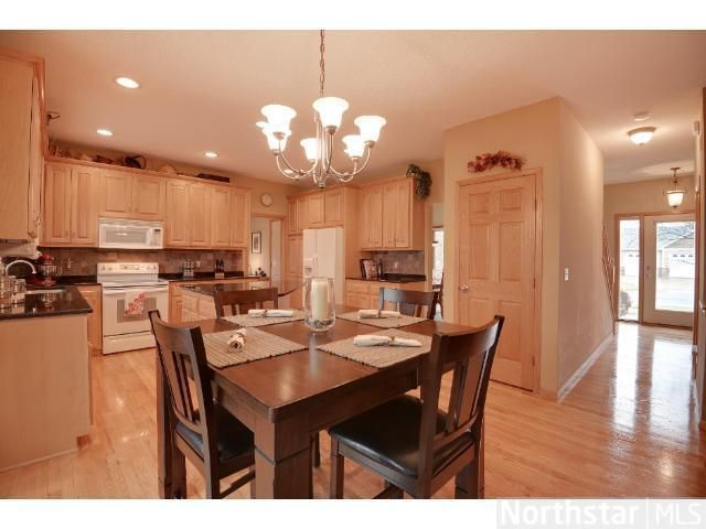9113 Jewel Ln N, Maple Grove, MN 55311