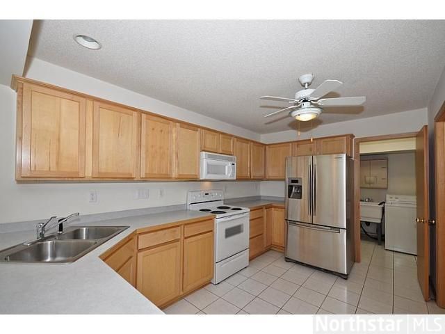 126 Appleblossom Ln E, Shakopee, MN 55379