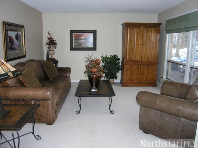 10170 Yorktown Ln N, Maple Grove, MN 55369