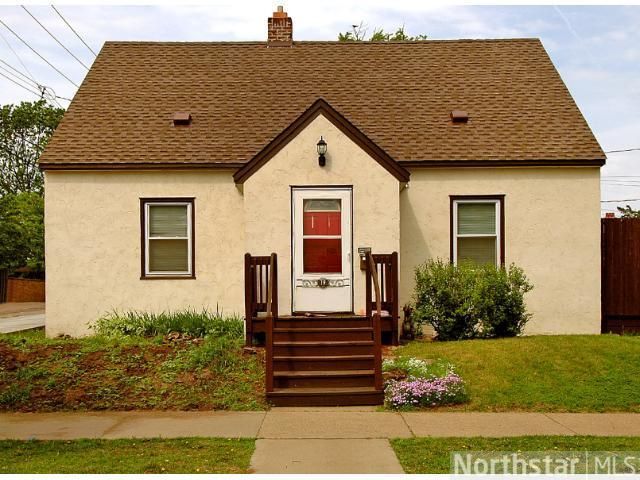 19 Milton St S, Saint Paul, MN 55105