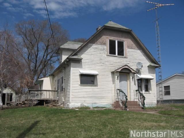 111 E 6th St, Randall, MN 56475