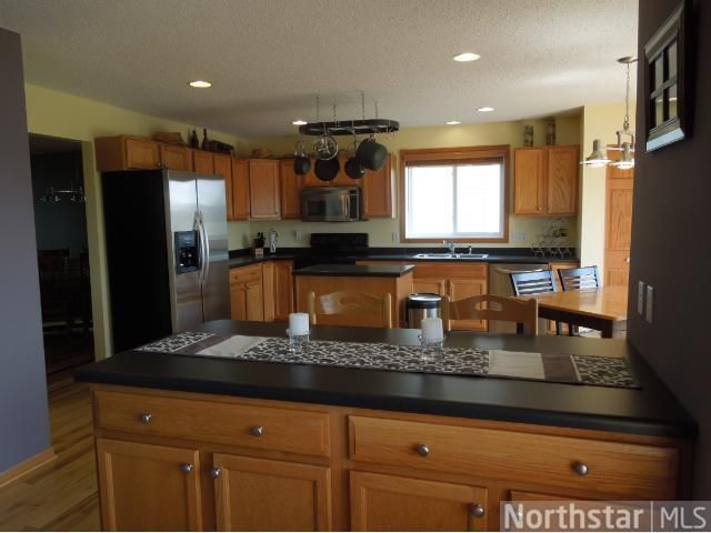 809 Gilfillan Ave, Carver, MN 55315