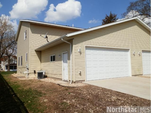 135 Excelsior Ave N, Annandale, MN 55302