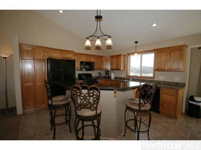 604 Appaloosa Ave, Shakopee, MN 55379