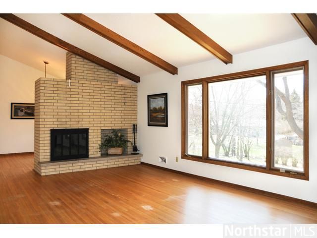 8345 Julianne Ter, Golden Valley, MN 55427
