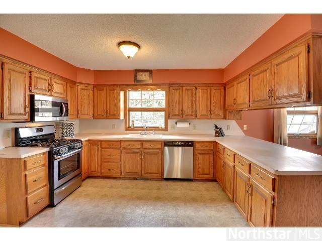 10016 Park Cir, Bloomington, MN 55420