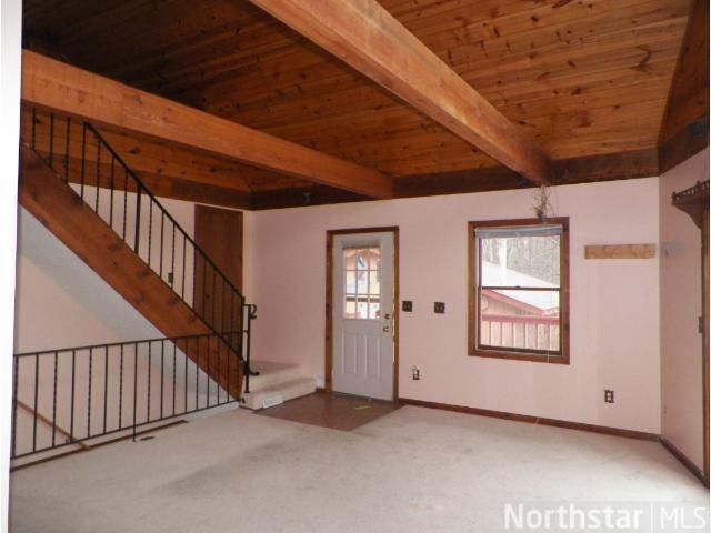 9760 Jocelyn Ct, Chisago City, MN 55013