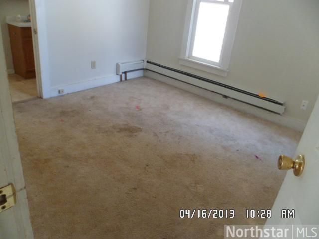 906 6th St E, Saint Paul, MN 55106