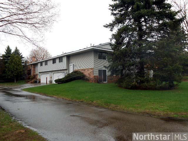 1712 E 123rd St, Burnsville, MN 55306