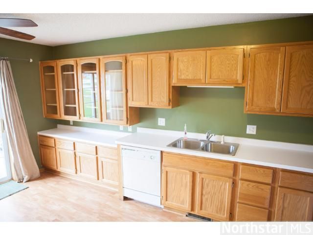 11757 Millpond Ave, Burnsville, MN 55337
