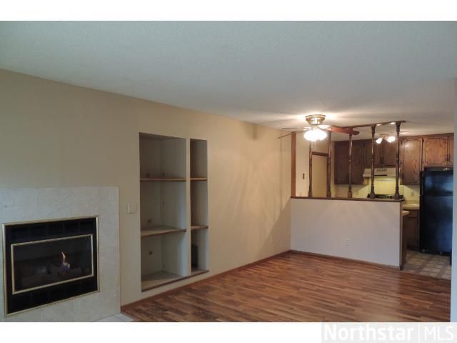 8636 S Maplebrook Cir, Brooklyn Park, MN 55445