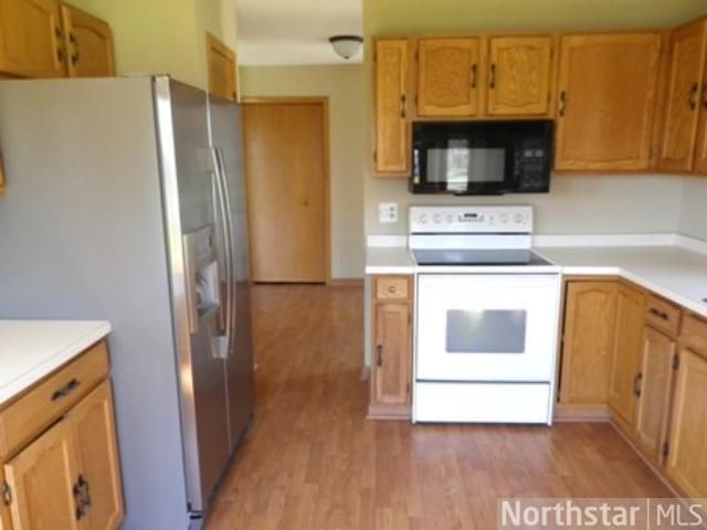 911 Saddlebrook Curve, Chanhassen, MN 55317
