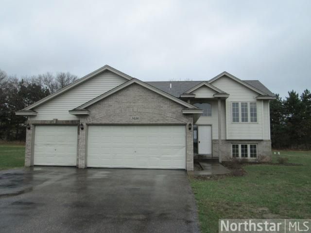 1636 NE 149th Ln, Ham Lake, MN 55304