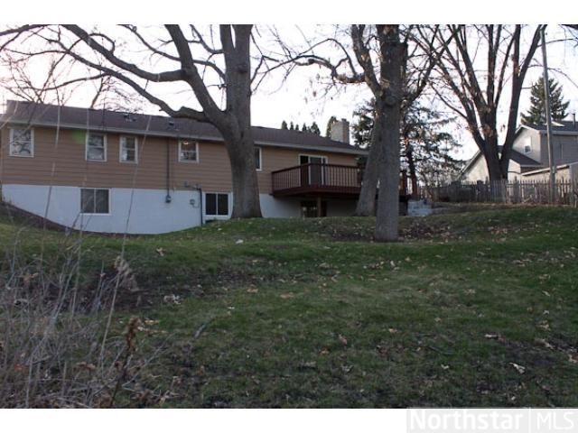 365 Walnut Ln, Apple Valley, MN 55124
