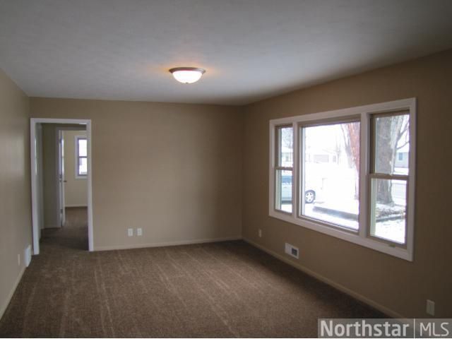 8654 Hadley Ave S, Cottage Grove, MN 55016