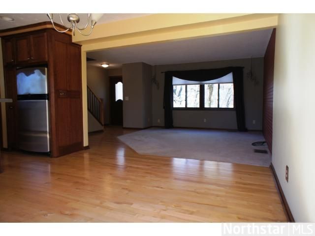 13728 Heather Hills Dr, Burnsville, MN 55337