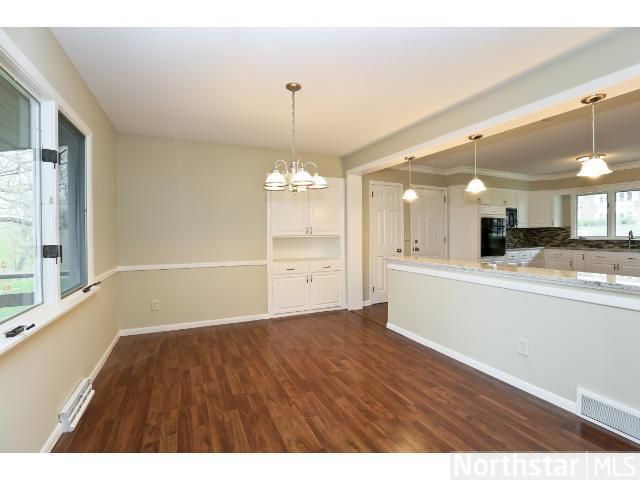 3404 Skyview Dr, Burnsville, MN 55337
