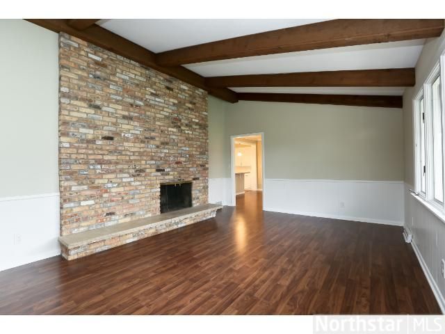3404 Skyview Dr, Burnsville, MN 55337