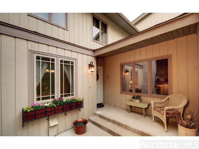 6773 W 82nd St, Bloomington, MN 55438