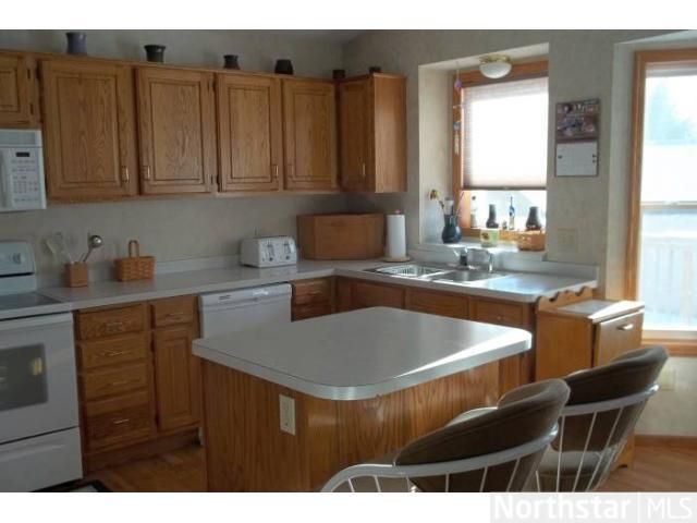 17215 Greentree Ave, Lakeville, MN 55044