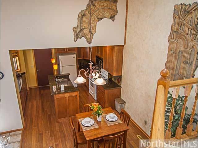 2746 River Woods Ln, Burnsville, MN 55337