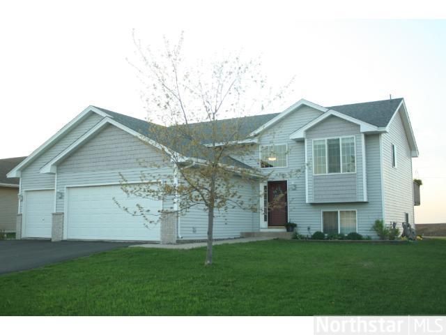 215 Quail Dr, Montrose, MN 55363