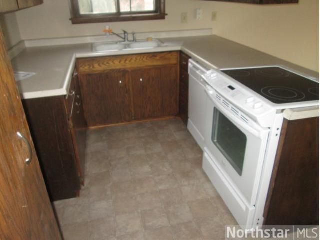 989 Redwood Dr, Apple Valley, MN 55124