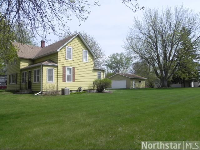 131 Lewis Ave W, Winsted, MN 55395